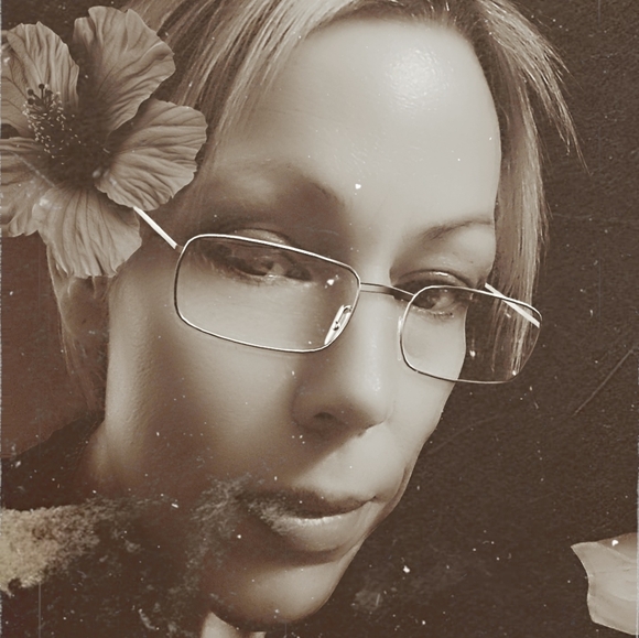 Meet your Posher, Brandi - Picture 3 of 11